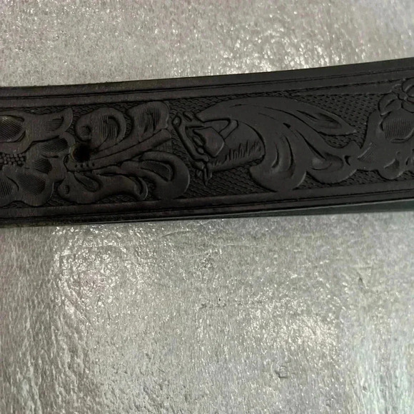 [Sz44]Men Black Horse Embossed Leather Snap Belt- EUC - Picture 2 of 8